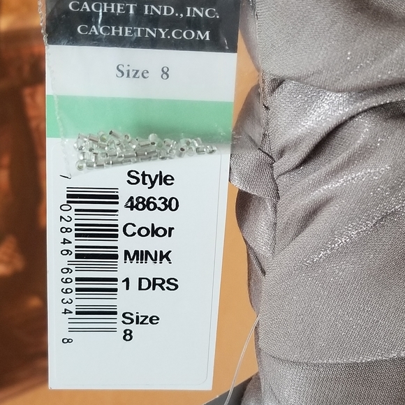 Gorgeous curve hugging dress - Picture 8 of 8